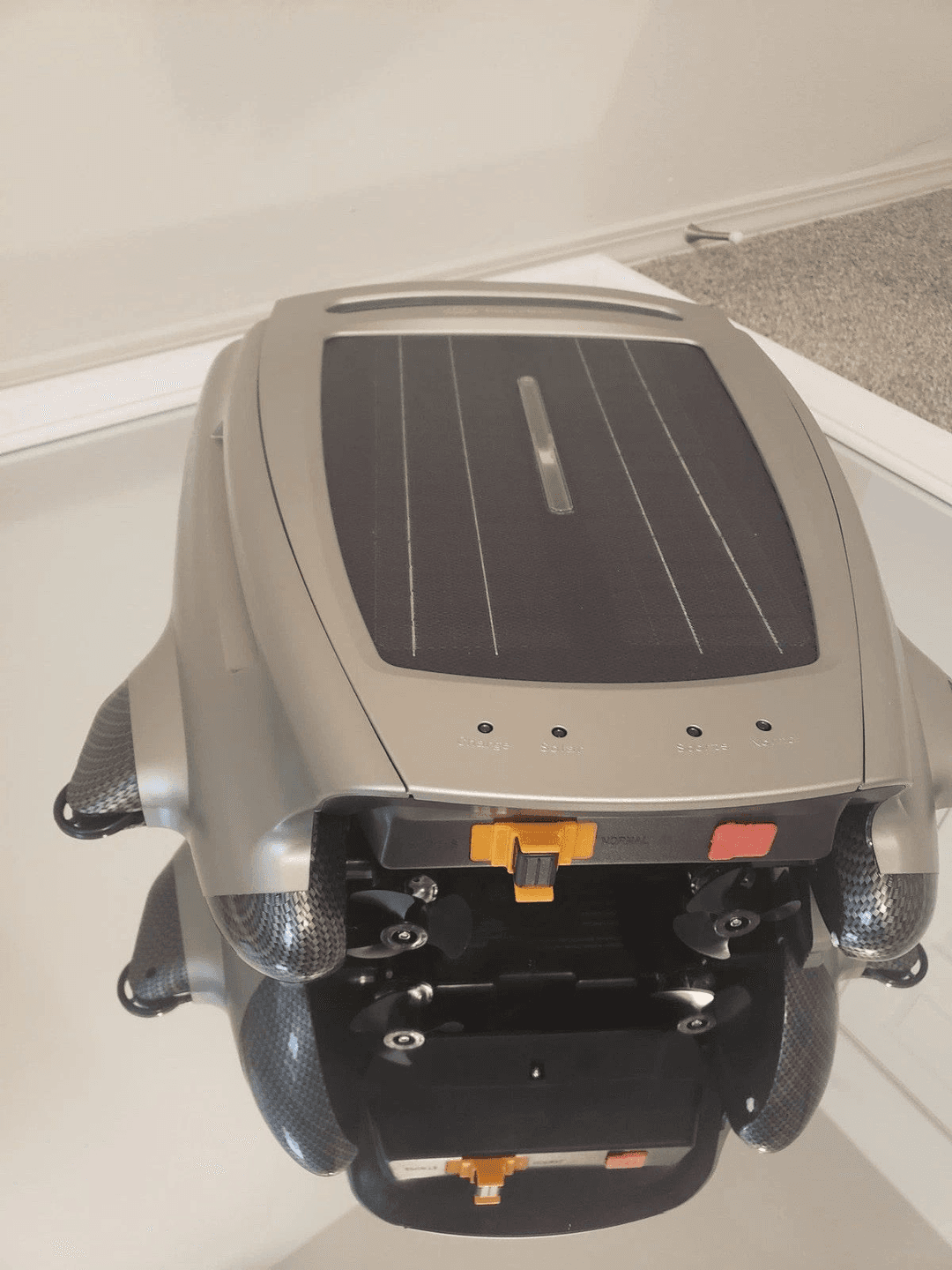 B012 Robotic Skimmer Cleaner